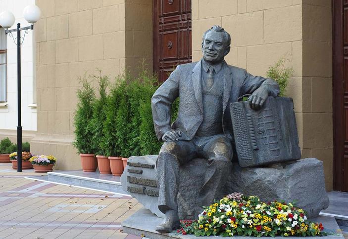 Памятник Григорию Пономаренко