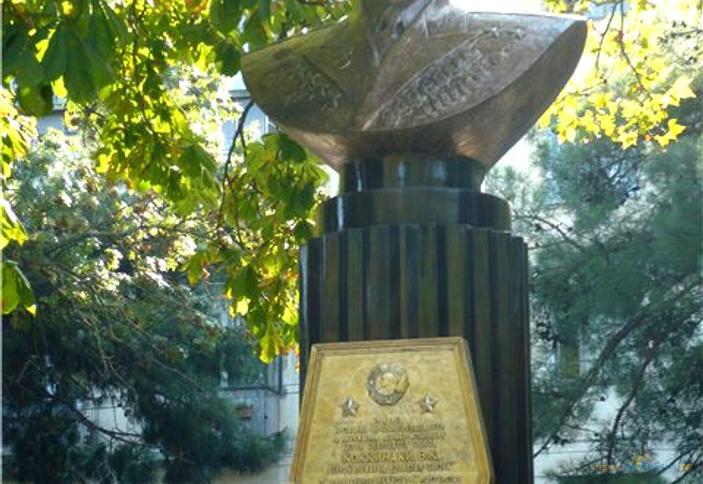 Памятник В.К. Коккинаки, г. Новороссийск
