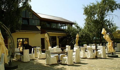 Ресторан на открытом воздухе гостевого дома Феличи, г. Анапа, п. Витязево