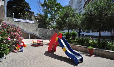 Детская площадка. Отель Норд, Крым, пос. Партенит