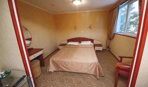Двухместный 1 категории, французская кровать, 4 этаж пансионат "Радуга", Геленджик