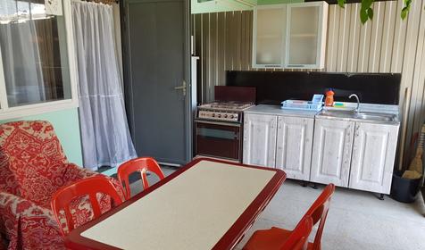 Комната-стандарт для 3-4 человек с террасой и кухней