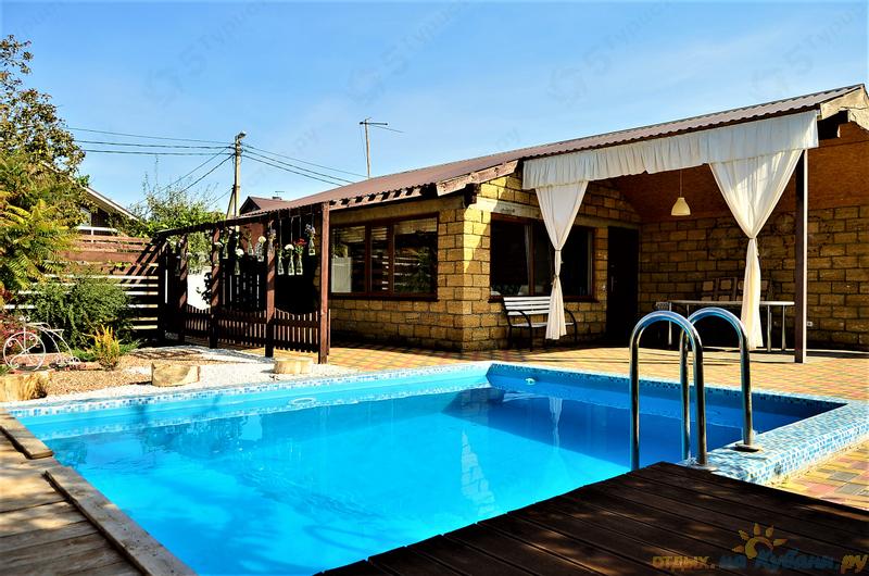 Славянске-на-кубани развлекательный центр для детей. Детское счастье магазин. Магазин удача на трассе. Счастливые дети в развлекательном центре. Бистро краснодар фото.