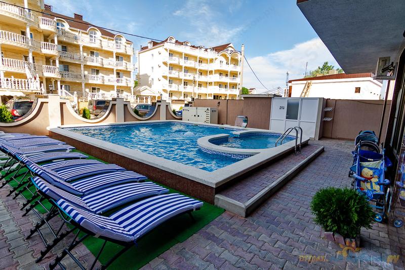 Отель МегаЛюкс, Анапа, Витязево, ул. Знойная, 8 - цены 2025, бронирование