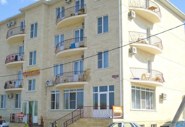 Фасад гостевого дома Кристина, п. Витязево, Анапа