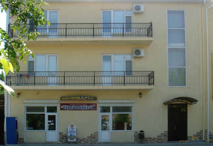 Фасад гостевого дома Черноморский, г. Анапа, п. Витязево