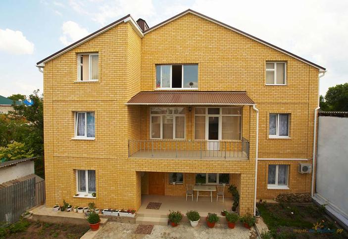 Фасад мини-гостиницы Чайка, г. Анапа