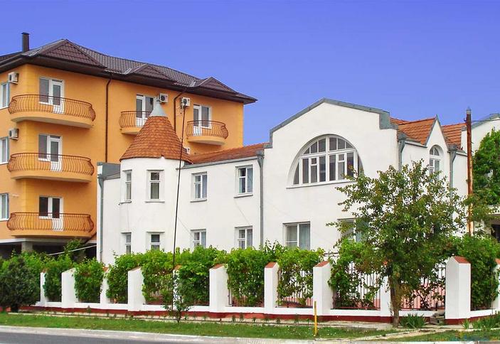 Фасад гостевого дома Ксенофонт-Мария, г. Анапа, п. Витязево