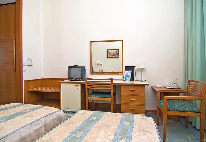 Двухместный номер гостиничного комплекса Каравелла, г. Туапсе