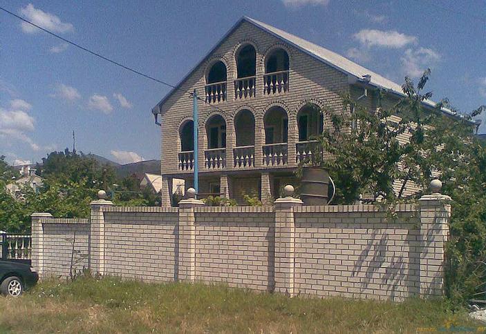 Гостевой дом по ул. Партизанская 12, г. Геленджик, с. Кабардинка