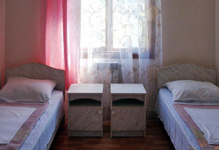 Комната с удобствами на этаже, частный дом Альмира, г. Сочи, Лазаревский район, п. Лоо