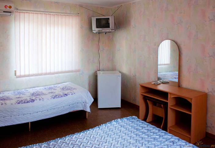 Трехместный стандарт гостевого дома Aring House, г. Сочи, п. Лазаревское