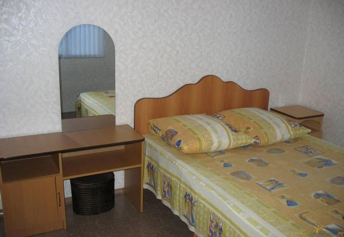 Трехместный эконом гостевого дома Aring House, г. Сочи, п. Лазаревское