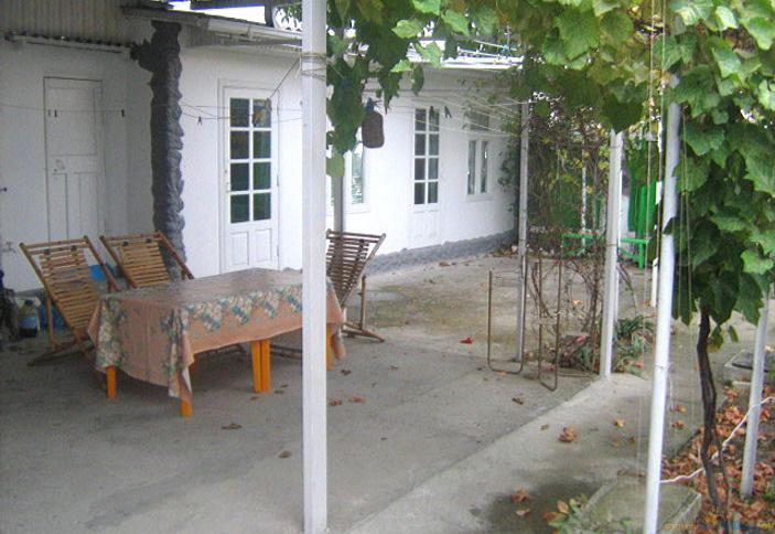 Частный дом по ул. Революционная 6, г. Геленджик, п. Кабардинка