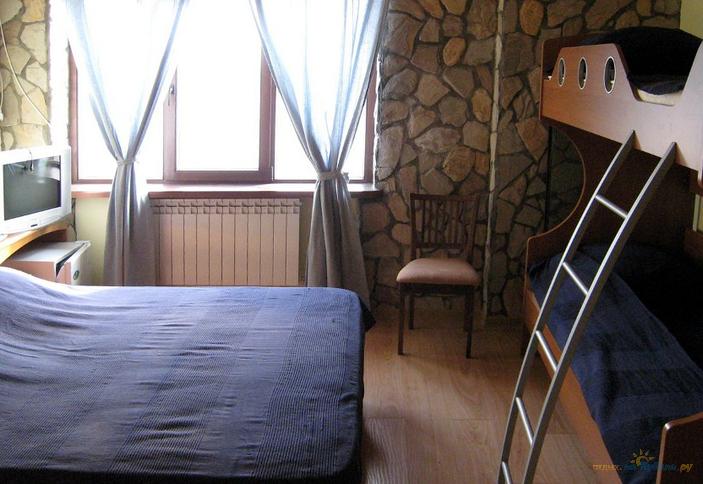 Семейный номер (четырехместный) с верандой, гостевой дом Бугасская коса, Темрюкский район, п. Веселовка