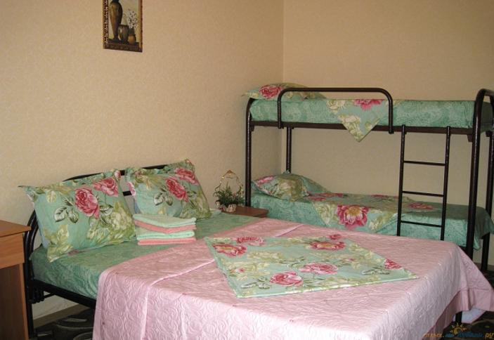Четырехместный номер гостевого дома На Кирова, г. Геленджик