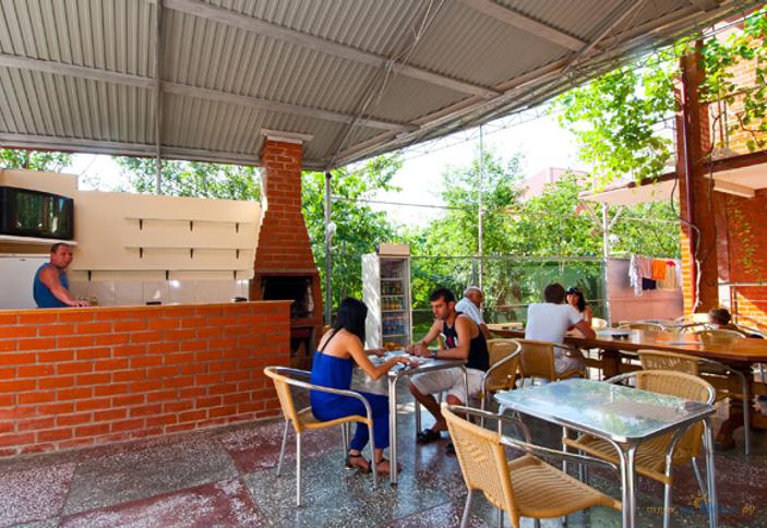 Территория гостиницы Константинополь, г. Геленджик