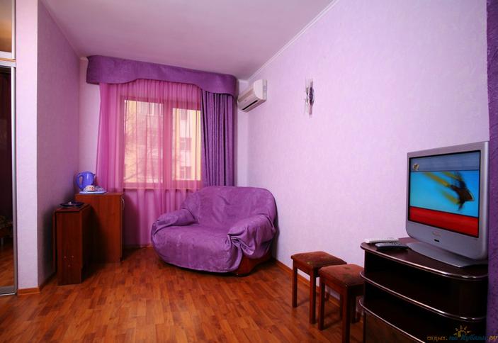 Номер полулюкс отеля Валерия, г. Геленджик