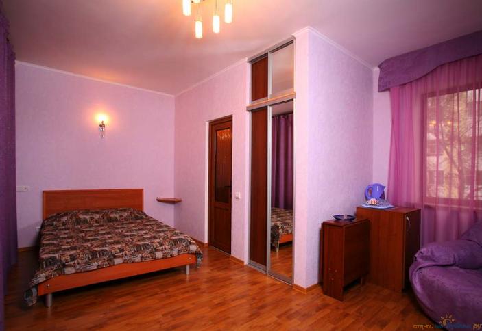 Номер полулюкс отеля Валерия, г. Геленджик