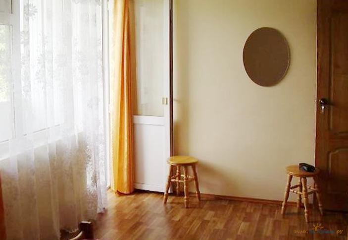 Номер с удобствами на этаже и балконом, мини-гостиница Эллинг у моря, п. Лазаревское, г. Сочи