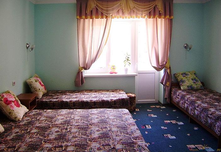 Четырехместный номер с удобствами. Гостевой дом по ул. Ростовская 2, р-н Туапсинский, кп. Новомихайловский