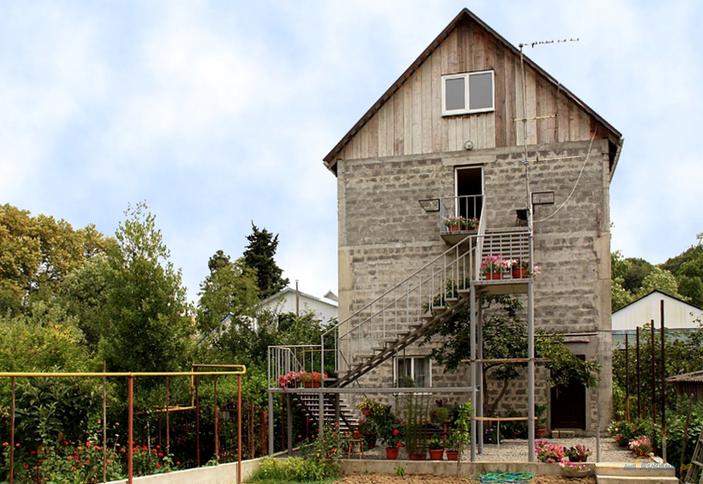  Частный дом по ул. Армавирская 35, г. Сочи, Лазаревский район, п. Дагомыс