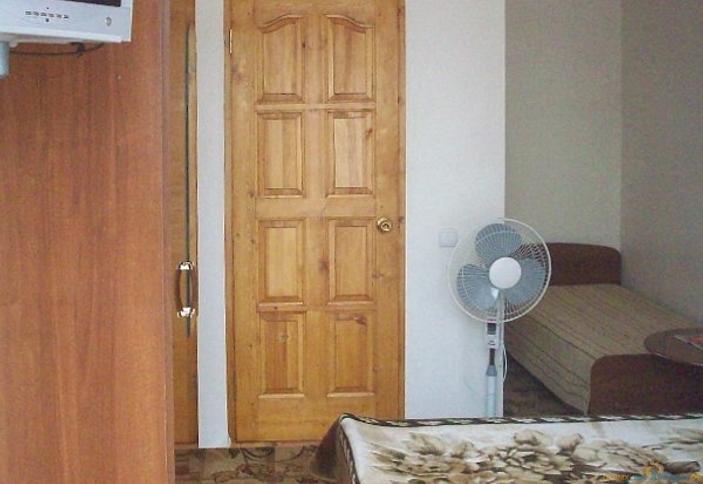 Трехместный номер. Мини-гостиница Руслан, г. Сочи, Адлерский район