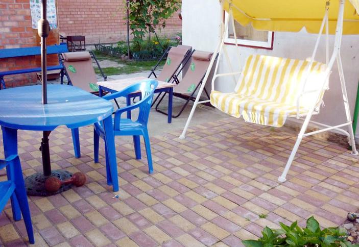 Дворик. Гостевой дом Галина, г. Ейск