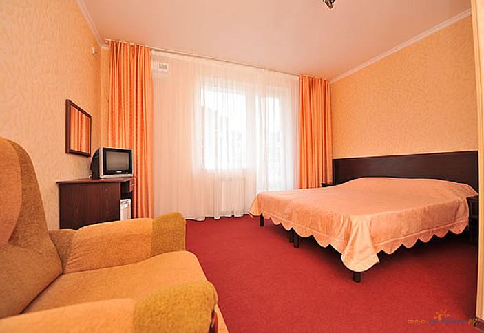 Двухместный номер с удобствами. Гостевой дом Моя семья, г. Геленджик, с. Кабардинка