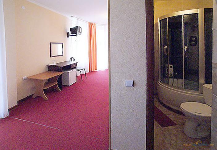 Трехместный номер с удобствами Студия. Гостевой дом Моя семья, г. Геленджик, с. Кабардинка