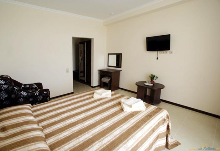 Трехместный номер стандарт, гостевой дом У моря, г. Анапа, п. Витязево