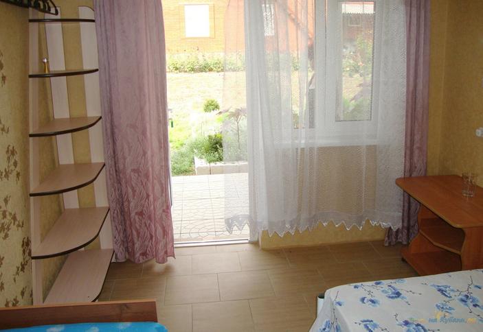 Номер. Гостевой дом Азовец.ру, Темрюкский район, п. Кучугуры
