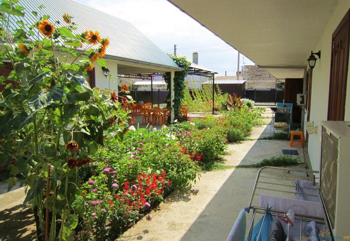 Гостевой дворик Илиос, п. Витязево