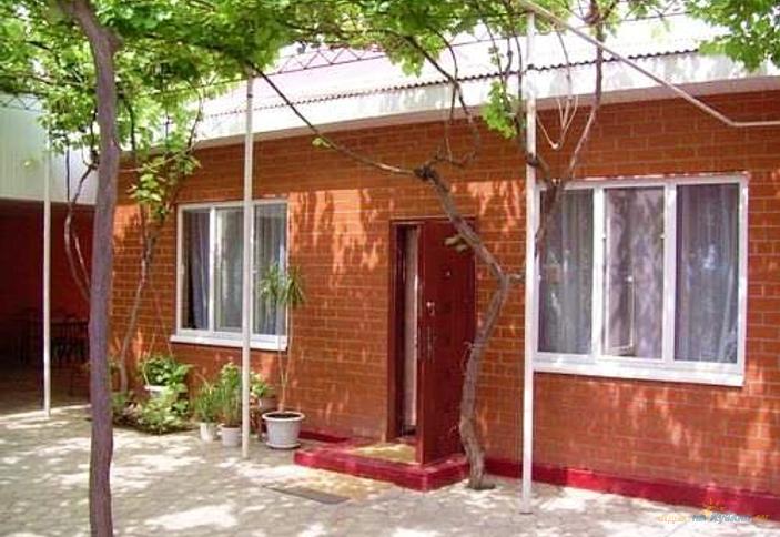 Гостевой дом В гостях у Петровича, Краснодарский край, г. Анапа, п. Витязево