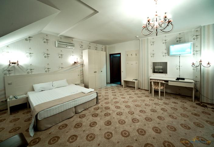 Номер Люкс-студия. Гостиница Феерия, г. Геленджик