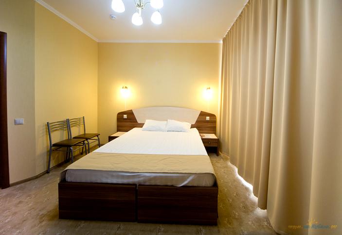 Номер Стандарт. Гостиница Феерия, г. Геленджик