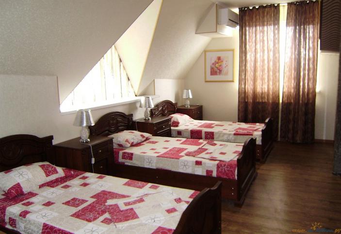 Трехместный номер. Гостиничный комплекс Олимп, г. Туапсе