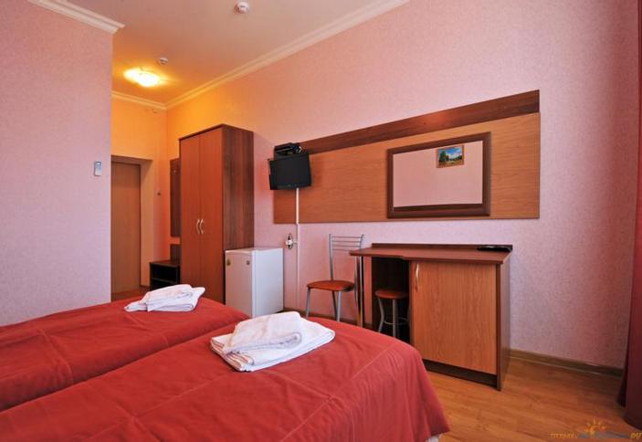 Трехместный люкс, Гостевой дом Валентина, Темрюкский р-н, п. Пересыпь