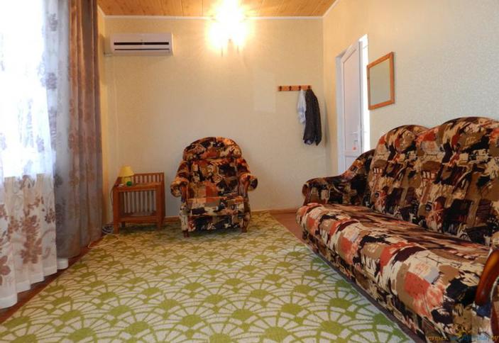 Номер улучшенной комфортности. Частный пансионат В гостях у Лены, Темрюкский район, п. Кучугуры