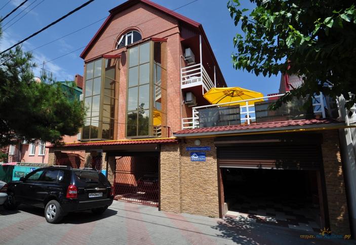 Гостевой дом Сосновый домик, г. Геленджик