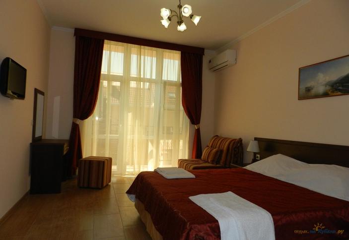 Полулюкс. Гостевой дом по ул. Тельмана 23, г. Геленджик