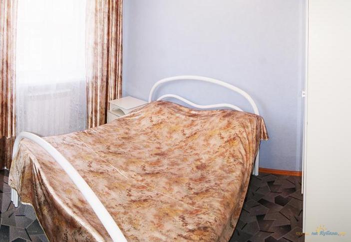 Двухместный двухкомнатный номер. Мини-гостиница Приазовочка, г. Ейск