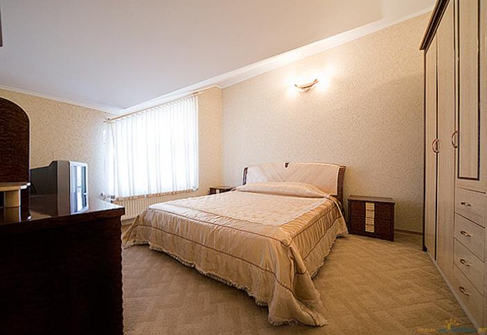 Номер Люкс без балкона. Отель RS ROYAL, г. Анапа