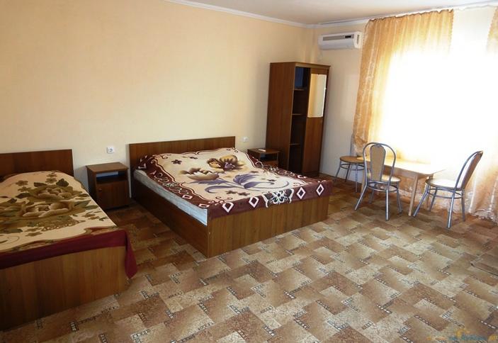 Четырехместный номер. Гостевой дом Рафаэль, г. Сочи, п. Якорная Щель