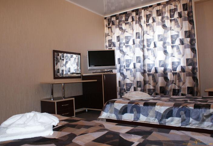 Номер Полулюкс Дабл. Отель Red Hotel, г. Анапа