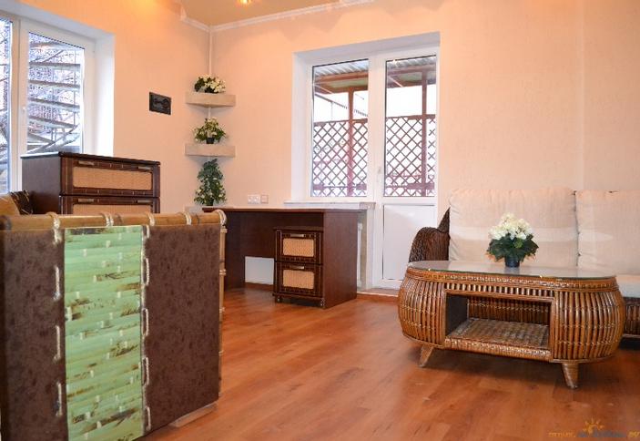 Апартаменты. Гостевой Дом на Революционной, 27/1, г. Геленджик