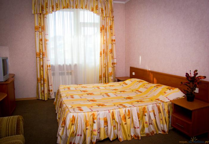 Стандарт-Эконом. Чатсная гостиница Марина. Сочи, Адлерский р-н