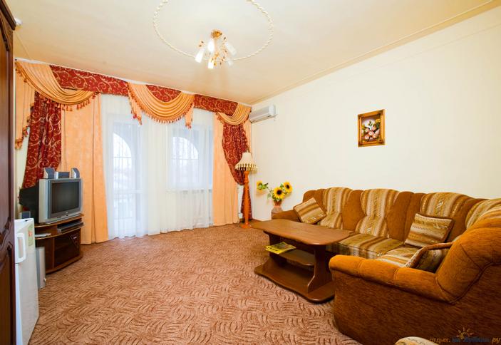 Номер Люкс. Отель Ирон, г. Краснодар