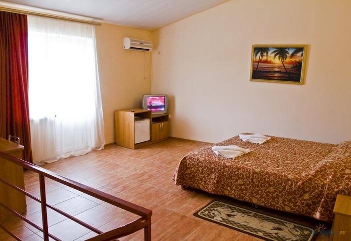 Двухместный двухуровневый полулюкс. Пансионат Фея-3, г. Анапа