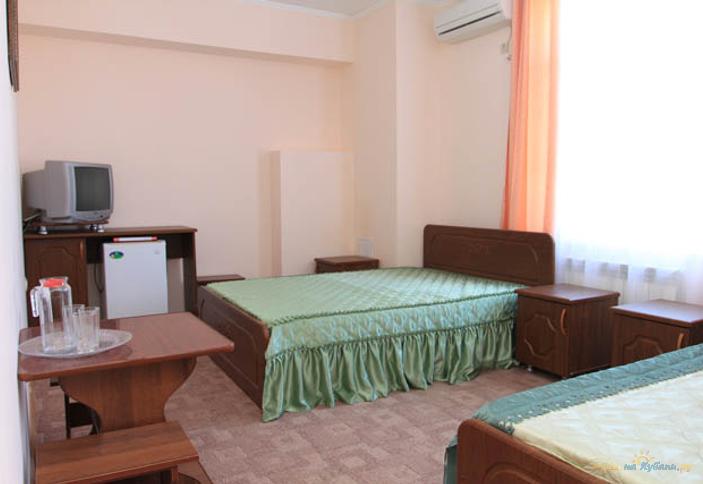 Трехместный Стандарт. Гостевой дом Бристоль, г. Анапа